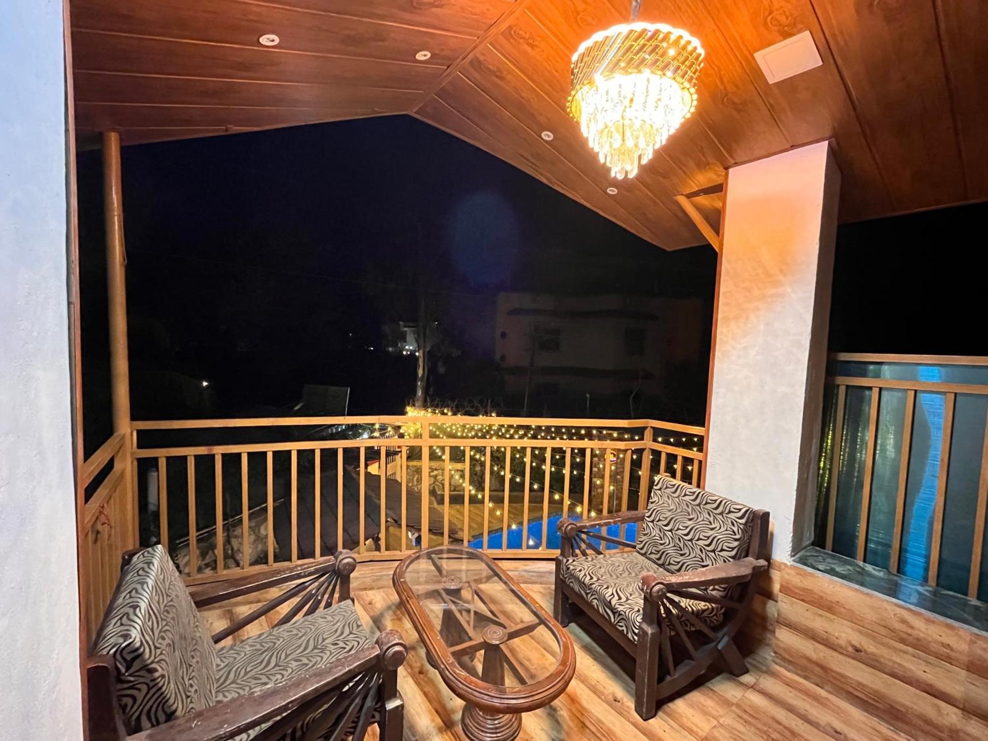 Govind Villa - 3Bhk Penthouse Suite With Pool Splash Lonavala Esterno foto